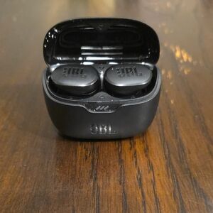JBL Tune Earbuds